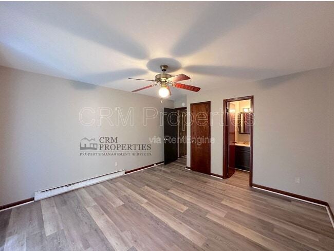 Building Photo - 9207 E 12th St