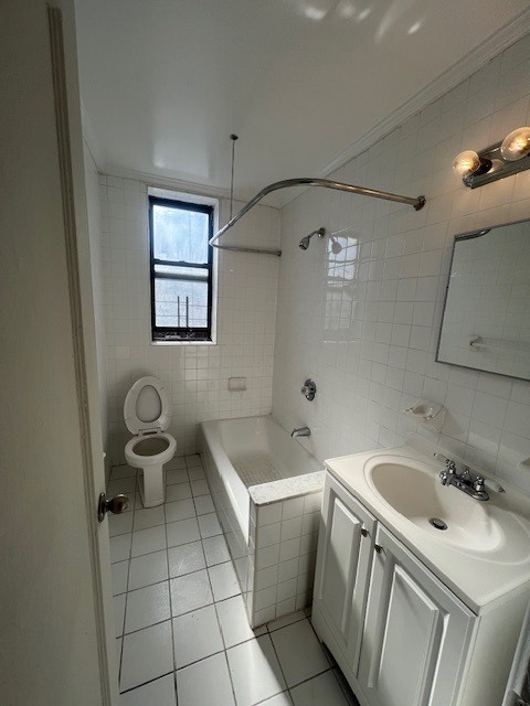 Building Photo - 625 Gramatan Ave