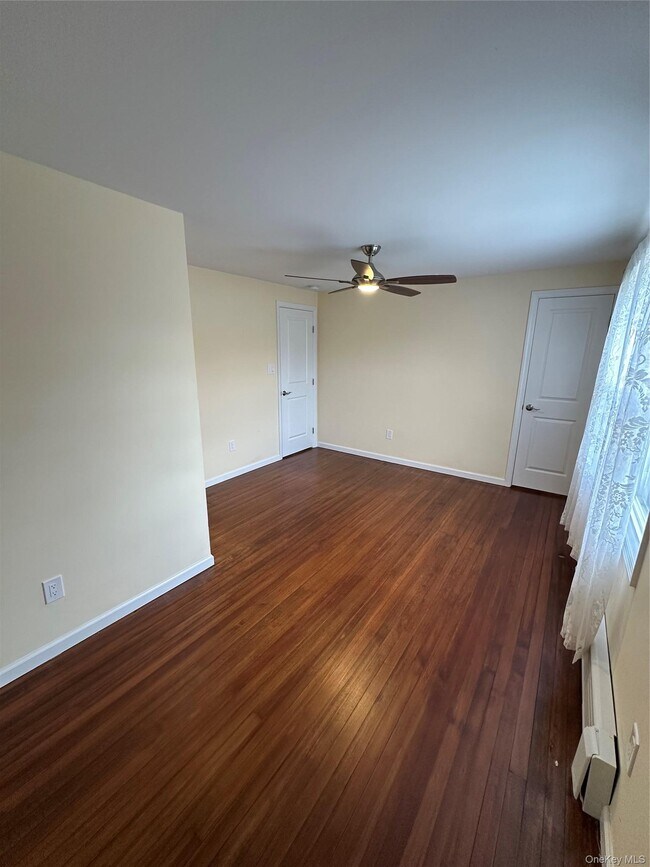 Building Photo - 5 Ashwood Rd