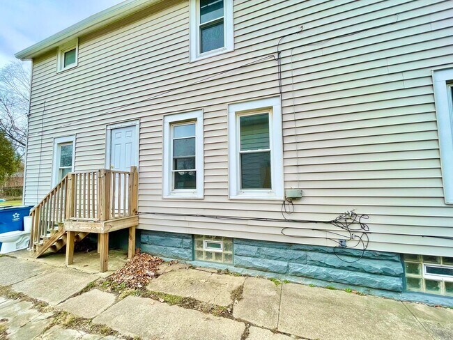 Building Photo - 1730-1730 E 30th St