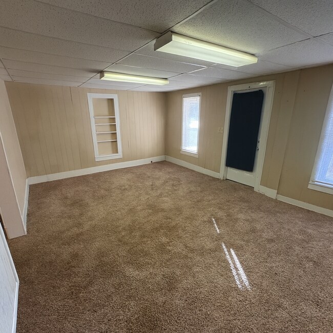 Building Photo - Cozy & Affordable 2BR Home – Only $825/month!