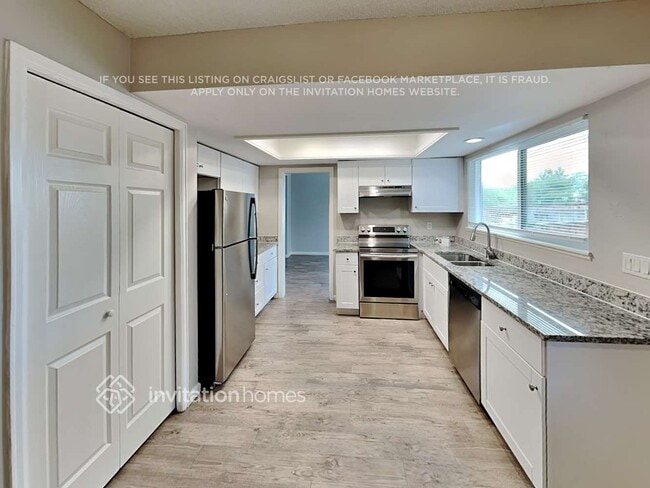 Building Photo - 18953 E Kent Cir