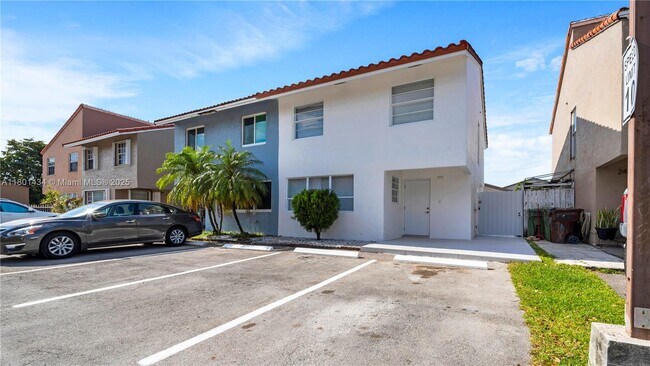 Building Photo - 2412 W 54th Pl