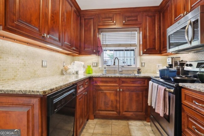 Building Photo - 73 La Rue Pl NW