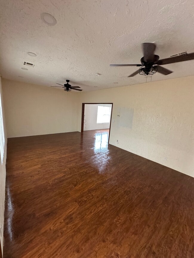 Building Photo - 2422 SW Jefferson Ave