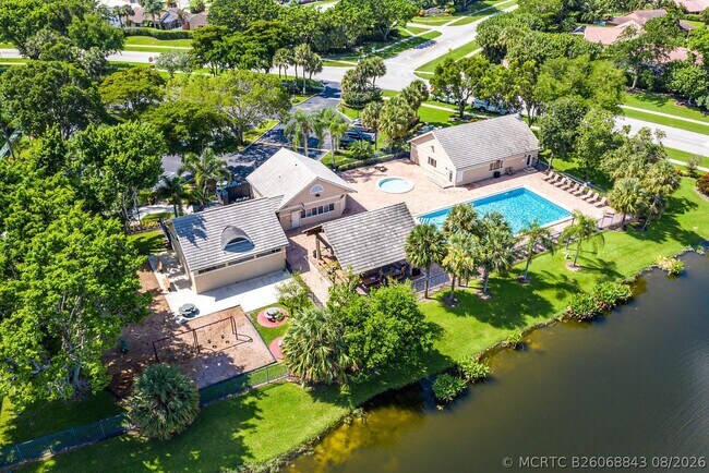 Building Photo - 10798 Cypress Bend Dr