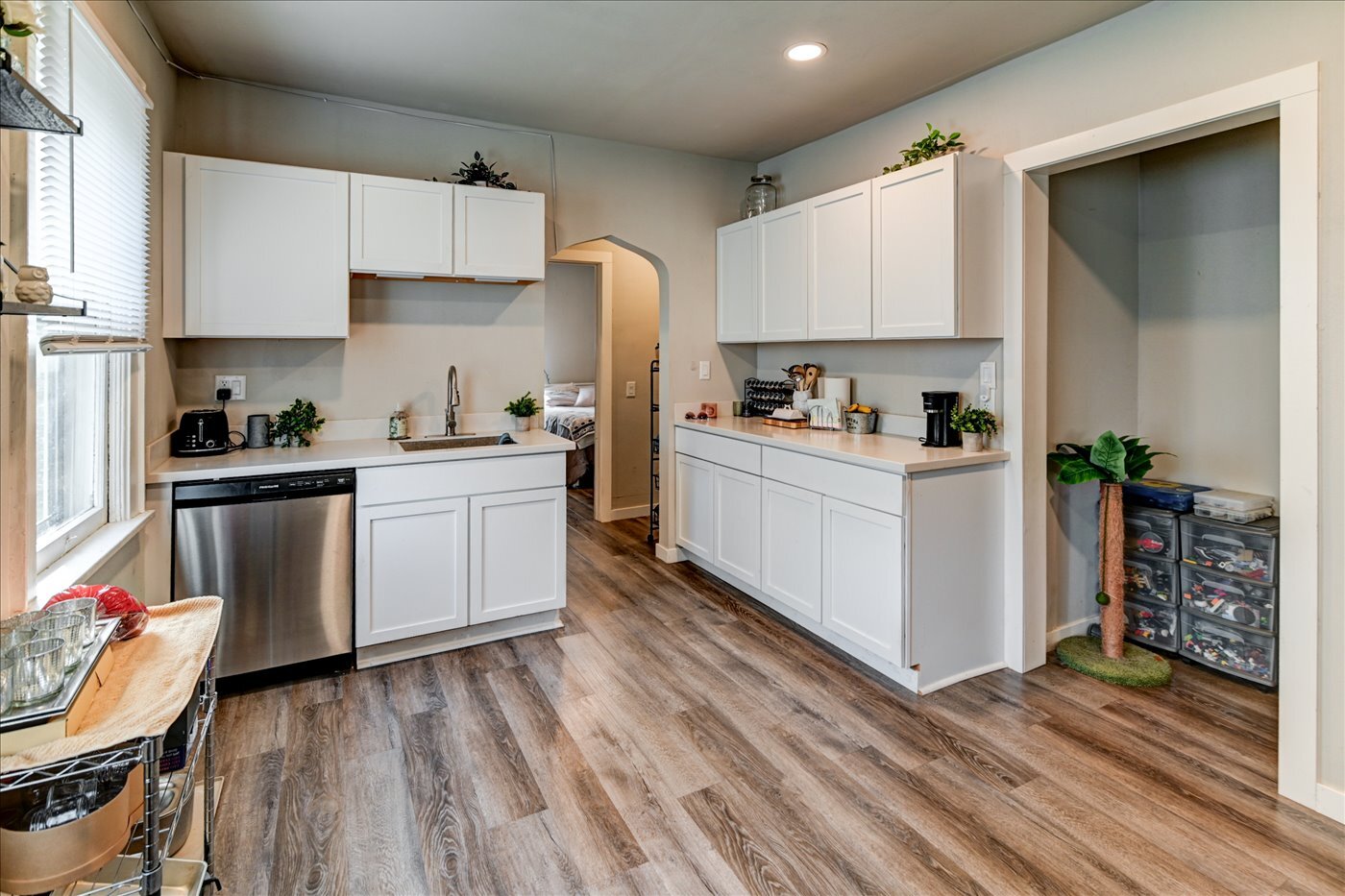 Building Photo - 205 S Fair Oaks Ave