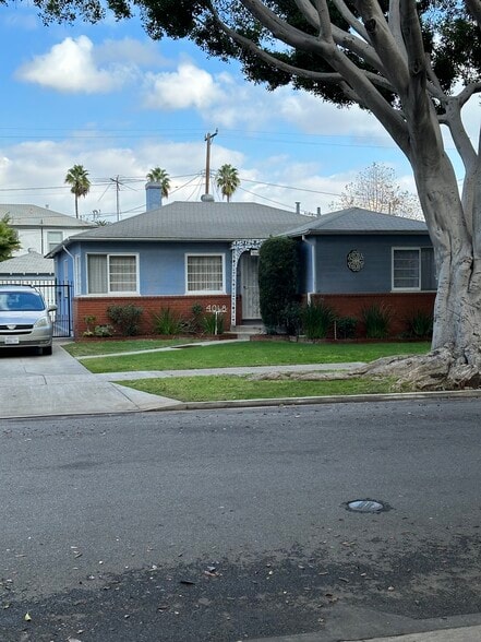 Building Photo - 4068 Lincoln Ave