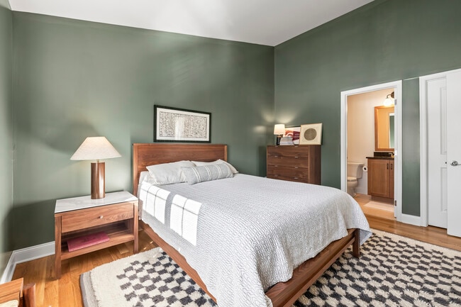 Building Photo - 35 Moorland Dr