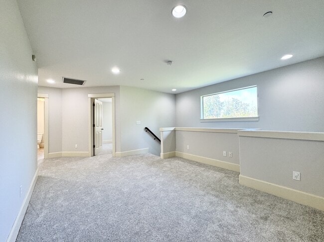 Building Photo - 11347 NW Kimble Ct