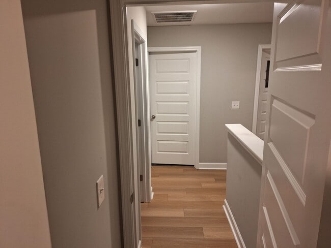 Building Photo - Beautiful Five Bedroom Home Located in Northeast Columbia!