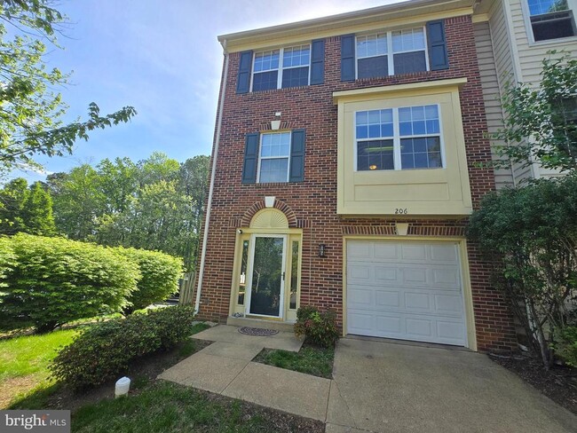 Building Photo - 206 Park Brook Ct