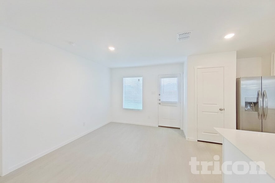 Building Photo - 1629 Baugh St