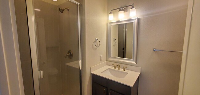 Building Photo - Energy Efficient Urban Townhome w/ Open Floorplan, Gourmet Kitchen, Rooftop Patio, & Exall Park N...