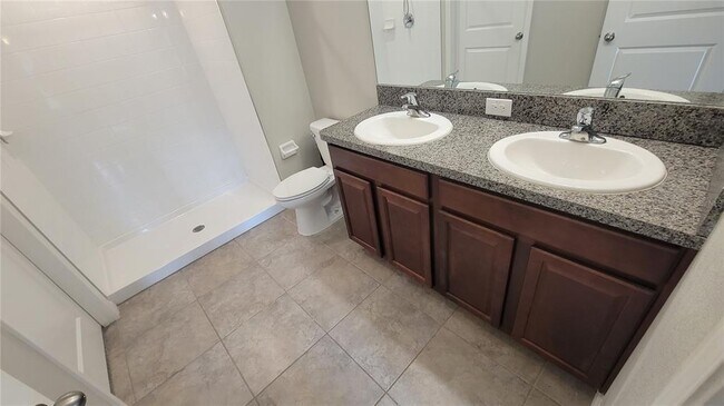 Building Photo - 2034 Broad Winged Hawk Dr
