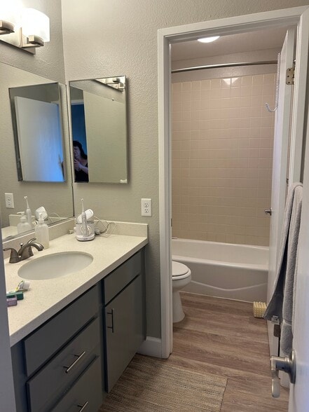 Building Photo - 4327 Orion Dr