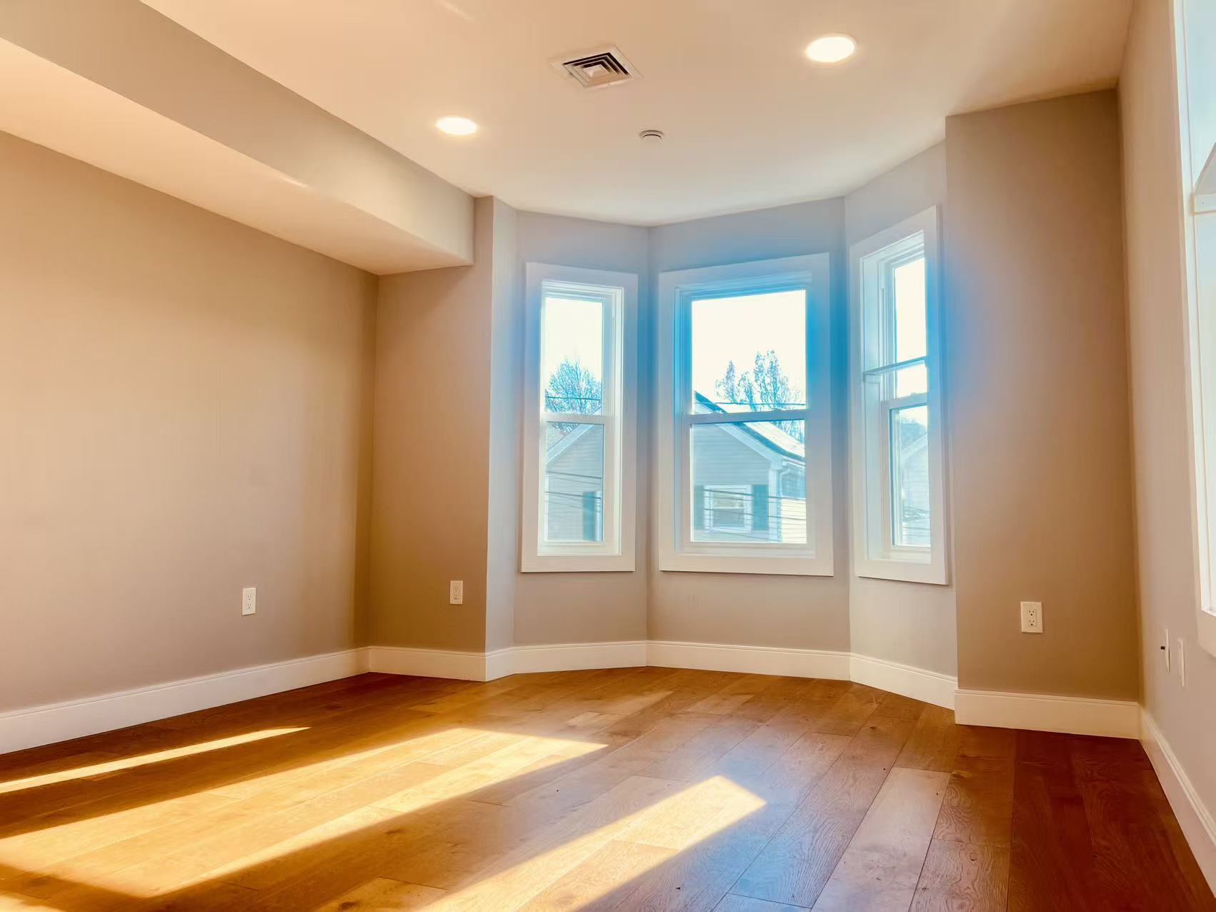 Building Photo - 19 Plymouth St