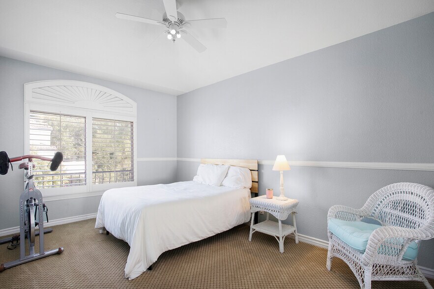 Large secondary bedrooms - 35 Inverary
