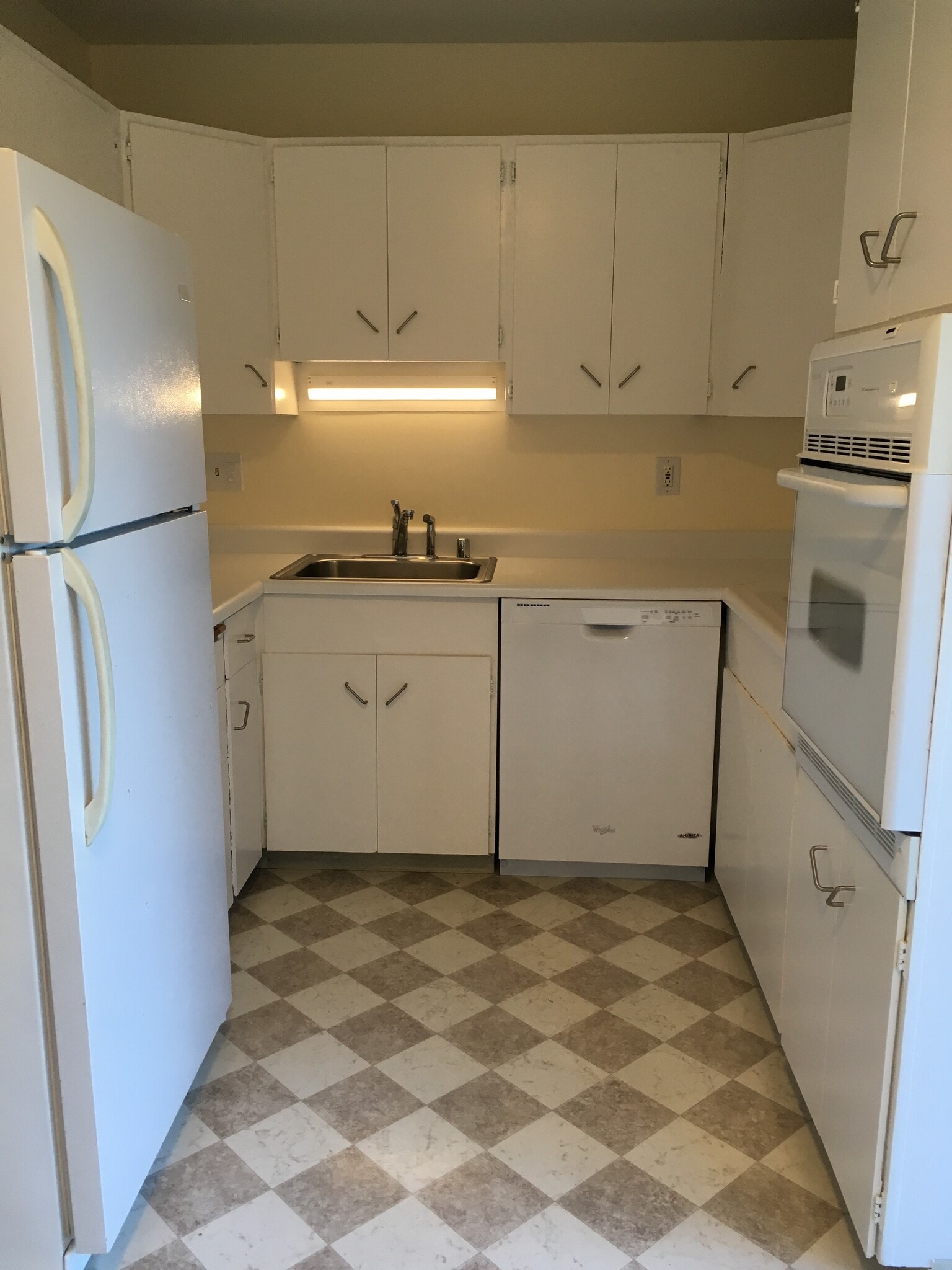 kitchen with dishwasher - 5428 Van Fleet Avenue