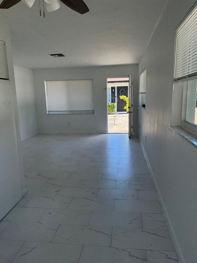 Building Photo - 627 92nd Ave N