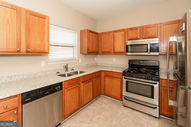 Building Photo - 2413 Hackamore Dr