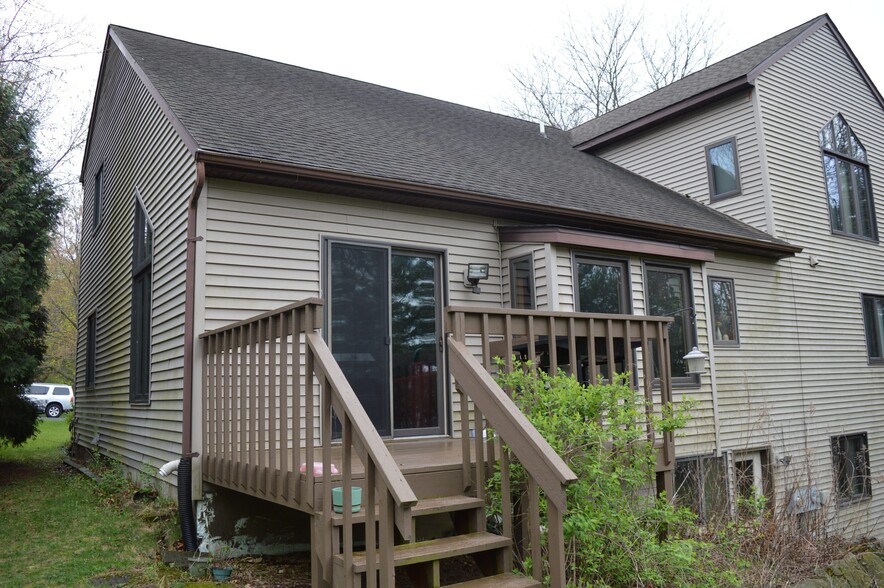 Building Photo - 5212 Rustling Oaks Ln