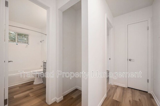 Building Photo - 7801 W 83rd St