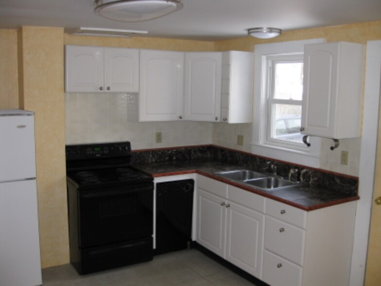 Primary Photo - 29 Pierce St