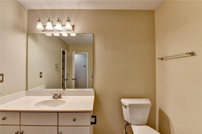 Building Photo - 3112 Sentinel Cir