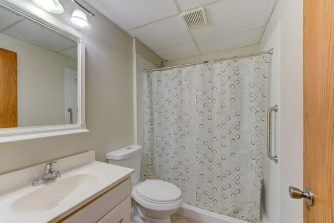 Building Photo - 7109 Polaris Ln N