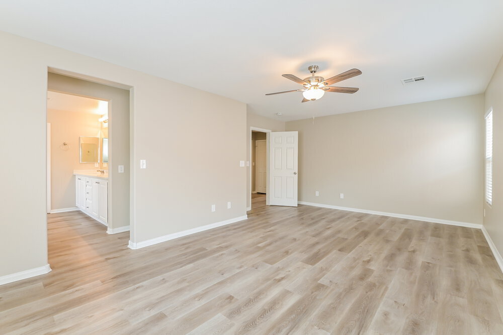 Building Photo - 10938 Florence Hills St