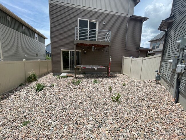 Building Photo - New Interior Paint! Shorter Lease Terms Av...