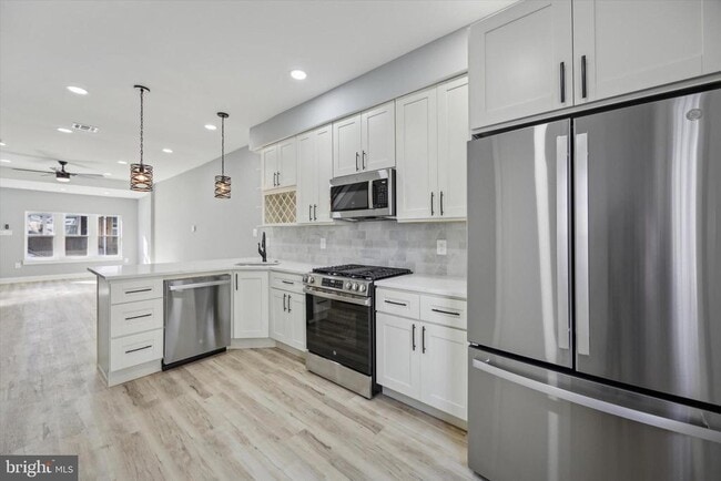 Building Photo - 451 Fitzgerald St