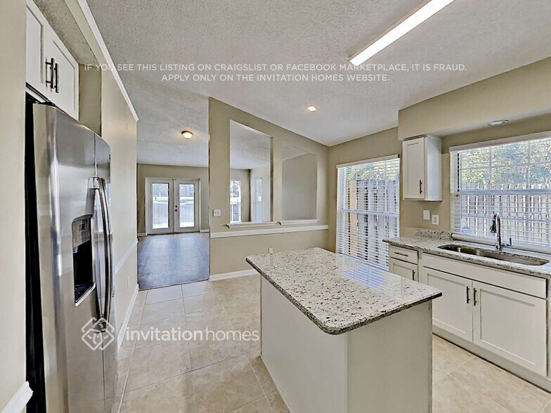 Building Photo - 896 Garden Glen Loop