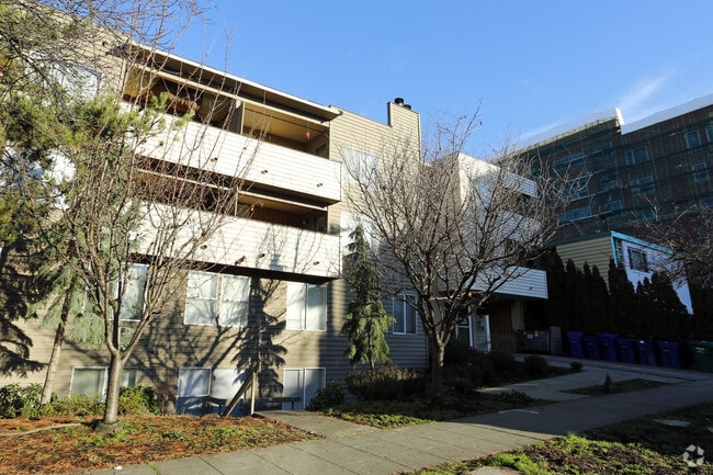 Building Photo - Pacific Apartments