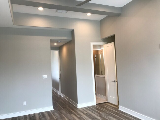 Building Photo - 1111 Edwards St