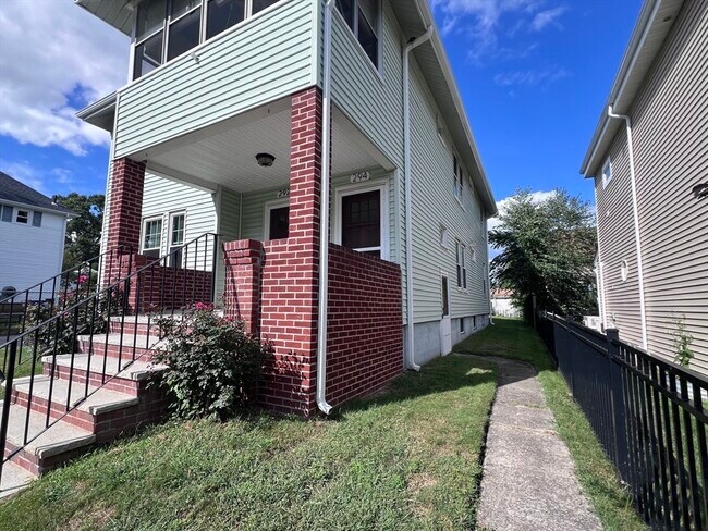Building Photo - 292 Beech St