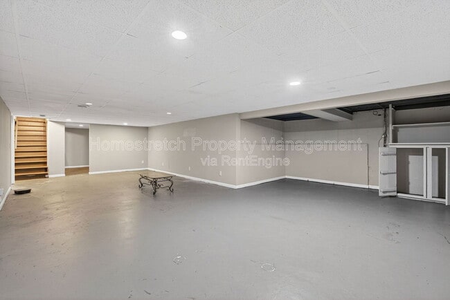 Building Photo - 2385 Greenbriar Dr