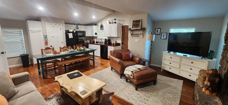 Building Photo - 56525 E 306 Rd