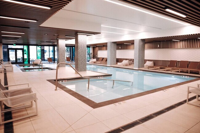 Building Photo - 161 Fairview Ave N