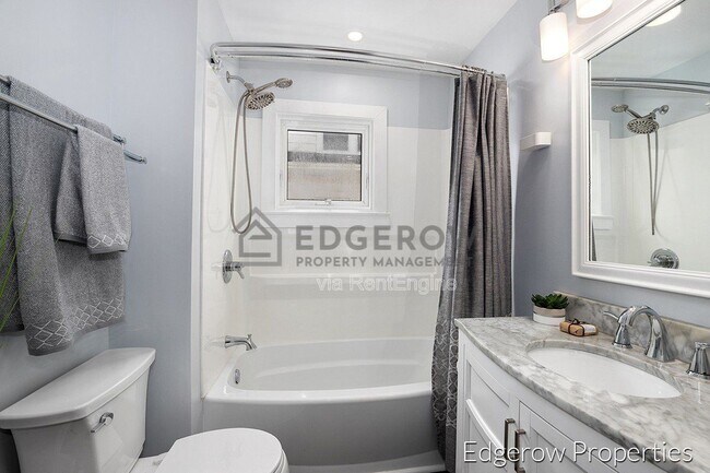 Building Photo - 1640 Wendler Ave SW