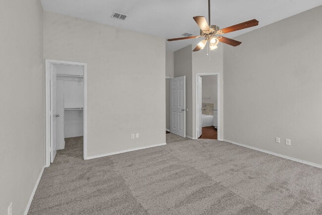 Building Photo - 11829 Gold Creek Dr E