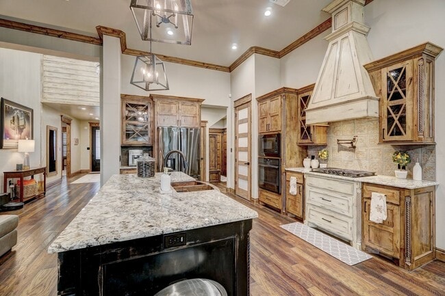 Building Photo - 4009 NE Realtree Dr