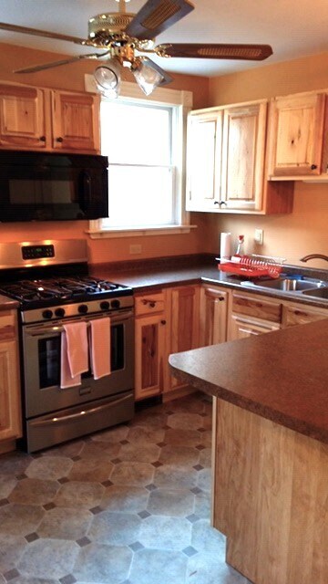 Gas range, microwave, oven - 58 Maple St