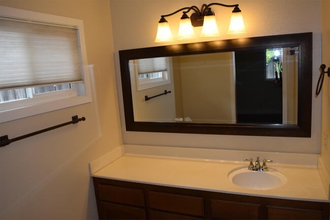 Building Photo - 5642 Cypress Point Dr