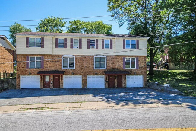 Building Photo - St Charles Townhomes