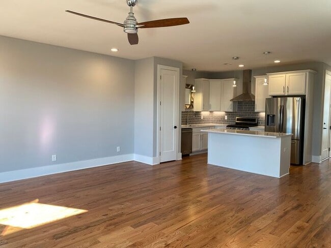 Building Photo - Newer Contruction - 3 Bed 3.5 Bath 3 Stories!