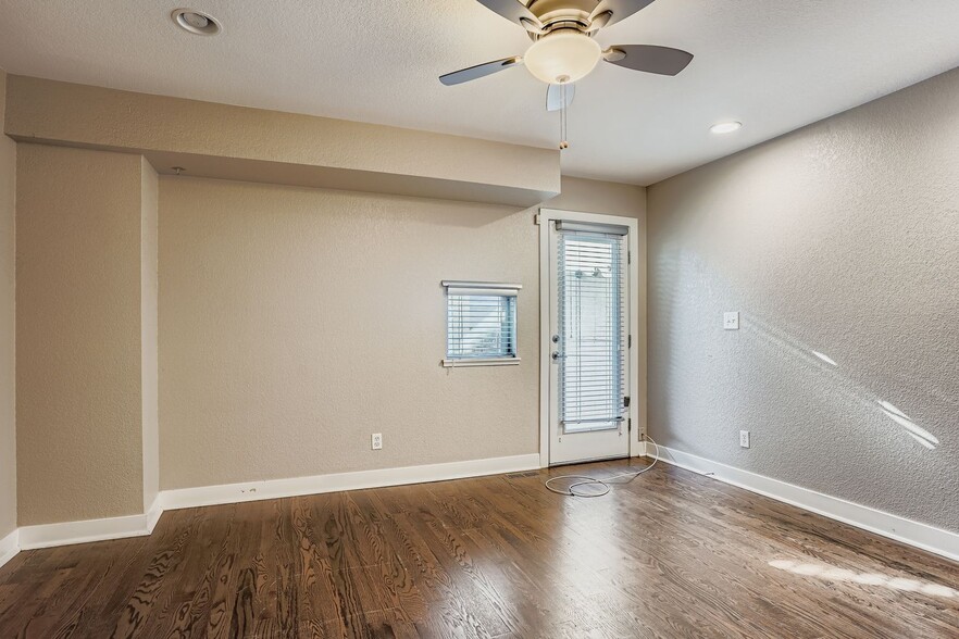 Building Photo - 356 W Archer Pl