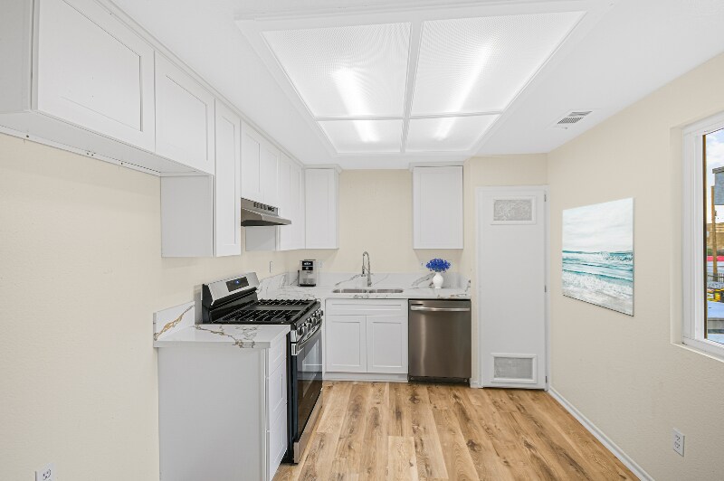 Building Photo - 1005 E Ave R