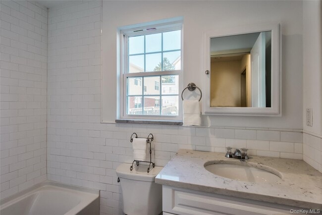 Building Photo - 36 Carney St